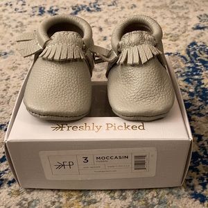Freshly Picked pebble moccasin NIB size 3